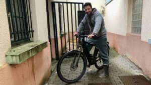 Max-Emilien, éducateur au Chalet et cycliste quotidien