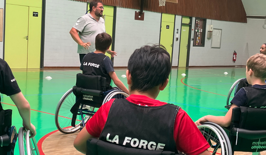 Pour sensibiliser au handicap et aux différences, trois classes du DITEP La Forge ont organisé un tournoi de handball inclusif.