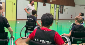 Pour sensibiliser au handicap et aux différences, trois classes du DITEP La Forge ont organisé un tournoi de handball inclusif.