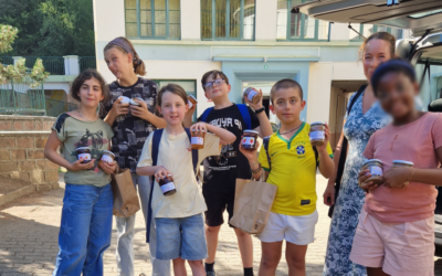 Un atelier entre les enfants du Chalet et les bénévoles de Caritas
